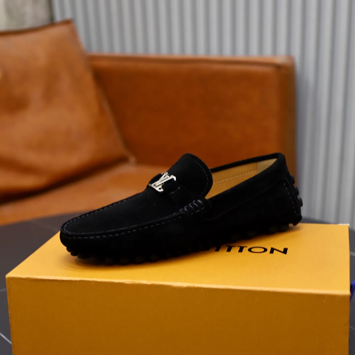 Ex-factory price: 480💰【LV】Louis Vuitton ⚠️High-end men’s driving and pedal series ⚠️38-44 (customized for 45) ⚠️All original cowhide leather! Thick and soft! Made entirely of calfskin lining! The latest non-slip beanie sole! Three-dimensional package technology! Fashionable and classic! Handicrafts! Original high quality! Feel free to compare!
